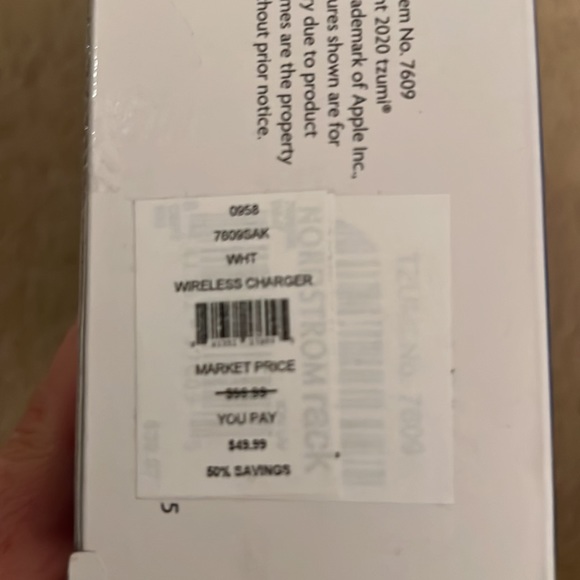 UV sanitizer & wireless charger - Picture 4 of 4